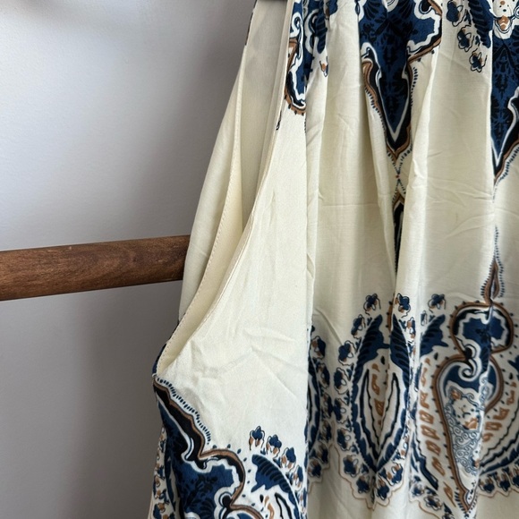 Flowy Mini Summer Dress - Picture 4 of 8